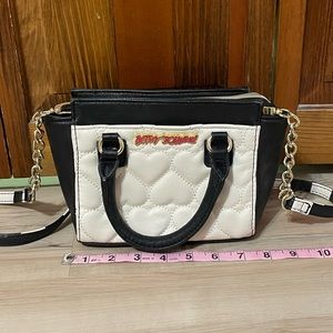 Betsey Johnson Crossbody Purse XOX, Betsey